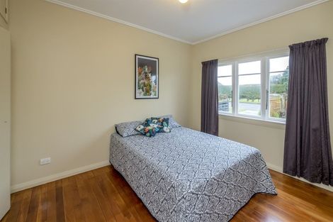 Photo of property in 9 Manuka Street, Otaki Beach, Otaki, 5512