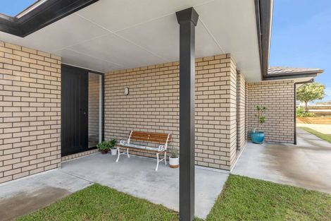 Photo of property in 2 Atutahi Street, Hurdon, New Plymouth, 4310