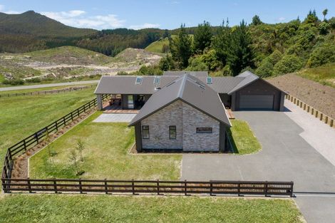 Photo of property in 11 Lochridge Drive, Kinloch, 3377
