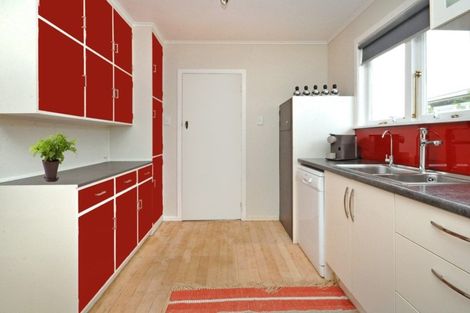 Photo of property in 86 Sylvan Crescent, Te Atatu South, Auckland, 0610