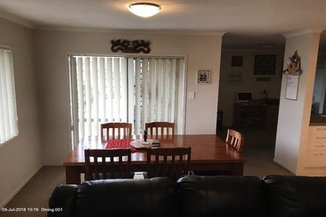 Photo of property in 34 Tussock Avenue, Mangere, Auckland, 2022