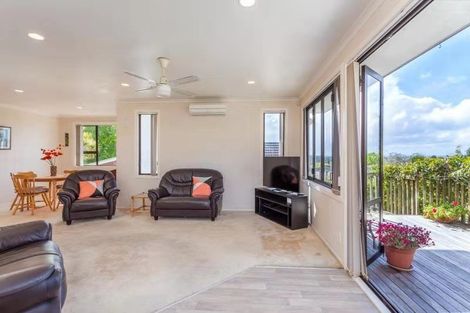 Photo of property in 17 Armagh Road, Blockhouse Bay, Auckland, 0600