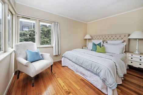 Photo of property in 22 North Piha Road, Piha, New Lynn, 0772