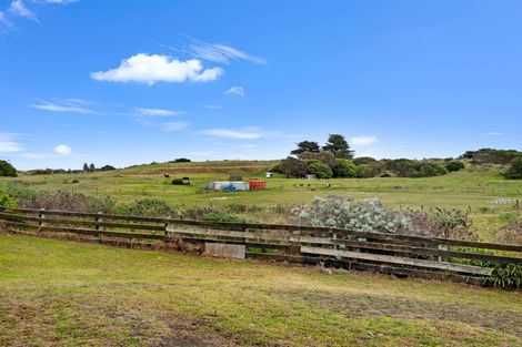 Photo of property in 5 Glenn Street, Castlecliff, Whanganui, 4501