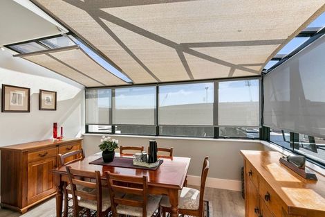 Photo of property in 16j Hobson Street, Thorndon, Wellington, 6011