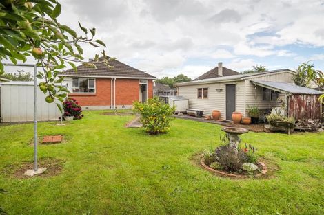 Photo of property in 27 Holland Crescent, Bulls, 4818