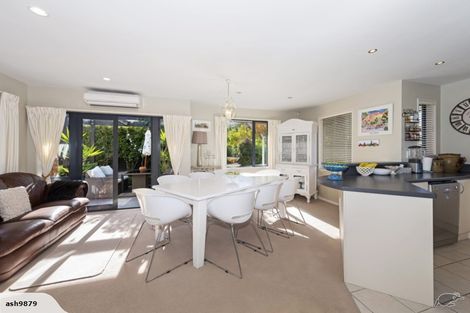 Photo of property in 5 Inca Place, Redwood, Christchurch, 8051