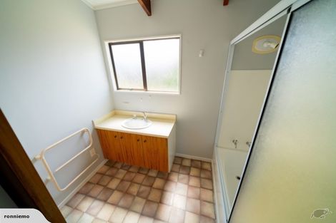 Photo of property in 2/60 Titoki Street, Te Atatu Peninsula, Auckland, 0610
