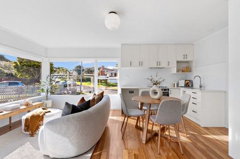 Photo of property in 2/34 Evelyn Place, Hillcrest, Auckland, 0627