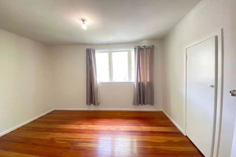 Photo of property in 34 Woodside Avenue, Northcote, Auckland, 0627