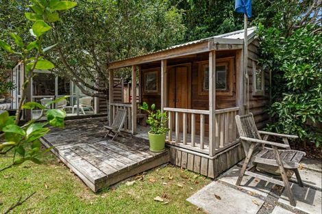 Photo of property in 9 Grand View Road, Leigh, 0985