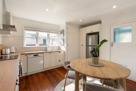 Photo of property in 28 Coates Street, Tawa, Wellington, 5028
