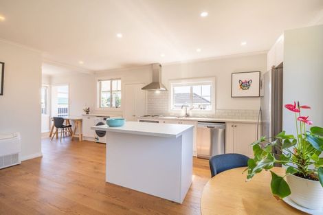 Photo of property in 27 Isadore Road, Saint Clair, Dunedin, 9012