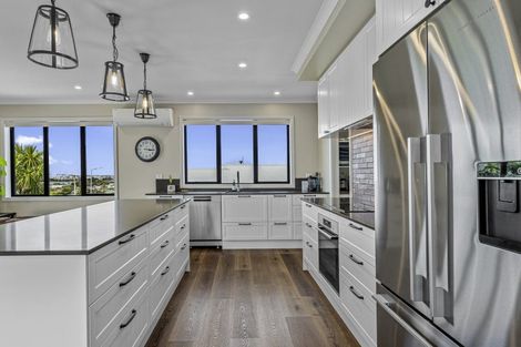 Photo of property in 49 Hinewa Road, Otumoetai, Tauranga, 3110