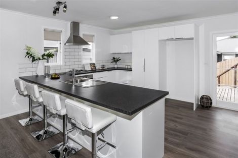 Photo of property in 22 Russell Avenue, Pukekohe, 2120