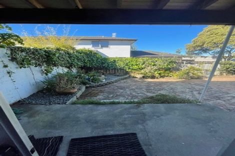 Photo of property in 2/100 Titirangi Road, New Lynn, Auckland, 0600