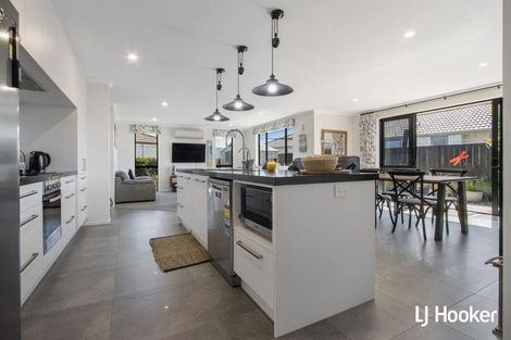 Photo of property in 14 Reel Road, Athenree, Waihi Beach, 3611