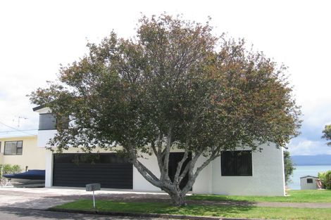 Photo of property in 1 Bramley Drive, Omokoroa, 3114