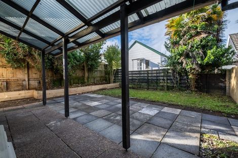 Photo of property in 90a Beaumonts Way, Manurewa, Auckland, 2102