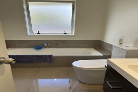 Photo of property in 13 Riverboat Lane, Helensville, 0800