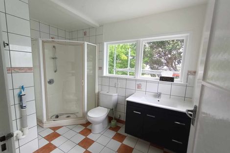 Photo of property in 44 Waverley Avenue, Glenfield, Auckland, 0629