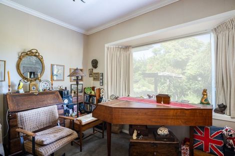 Photo of property in 32 Queens Road, Glen Avon, New Plymouth, 4312