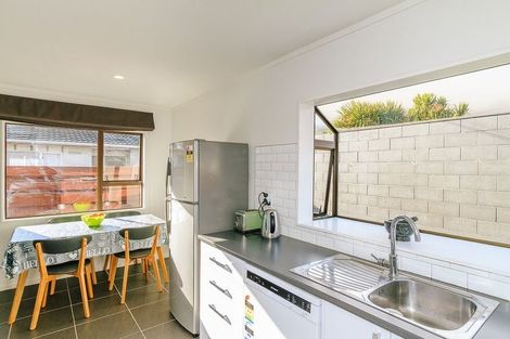 Photo of property in 2/42 Bauchop Road, Waterloo, Lower Hutt, 5011