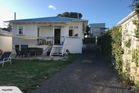 Photo of property in 28 Sylvan Avenue West, Northcote, Auckland, 0627