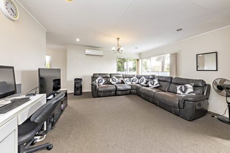 Photo of property in 2/1 Bledisloe Street, Papatoetoe, Auckland, 2104