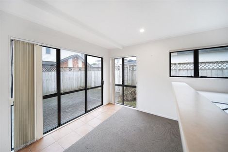 Photo of property in 2/45a Great South Road, Manurewa, Auckland, 2102