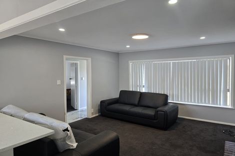 Photo of property in 52 Cambridge Terrace, Papatoetoe, Auckland, 2025