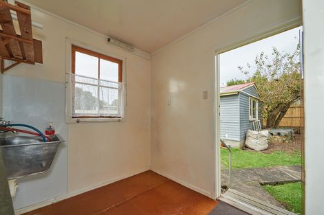 Photo of property in 46 Dahlia Street, Palmerston North, 4410