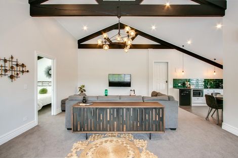 Photo of property in 2 Lucknow Road, Havelock North, 4130