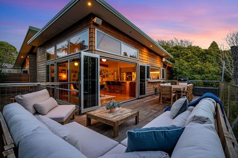 Photo of property in 12 Leatham Avenue, Strandon, New Plymouth, 4312