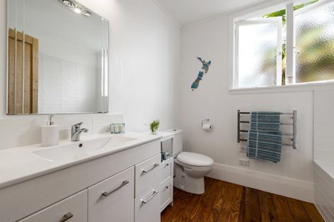 Photo of property in 13 Saint Winifreds Avenue, Hamilton East, Hamilton, 3216