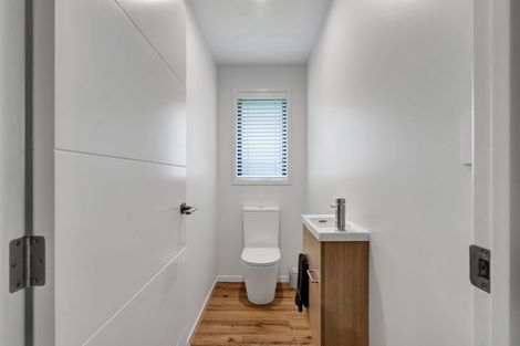 Photo of property in 8 Ponga Place, Highlands Park, New Plymouth, 4312