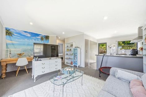 Photo of property in 10 Stredwick Drive, Torbay, Auckland, 0630