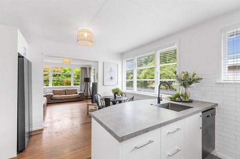 Photo of property in 12 Norwich Place, Awapuni, Palmerston North, 4412