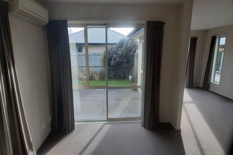 Photo of property in 8 Dunsford Close, Halswell, Christchurch, 8025