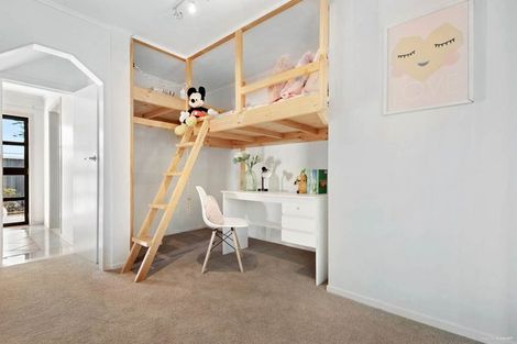 Photo of property in 53 Eskdale Road, Birkdale, Auckland, 0626