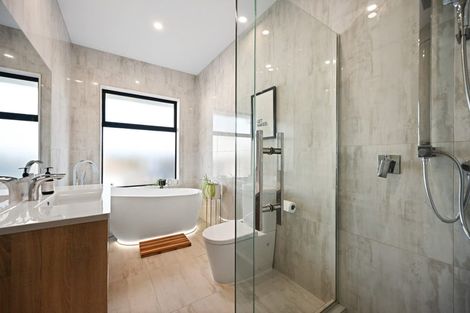 Photo of property in 3d Lake Domain Drive, Frankton, Hamilton, 3204