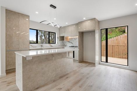 Photo of property in 34a Lorikeet Place, Unsworth Heights, Auckland, 0632