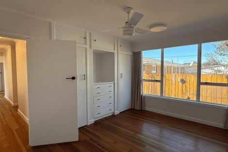 Photo of property in 61 Larnoch Road, Henderson, Auckland, 0610