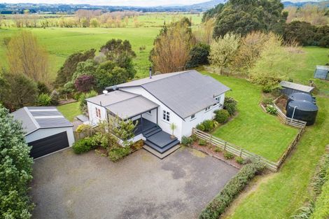Photo of property in 803 Fitzherbert Road East, Aokautere, Palmerston North, 4471
