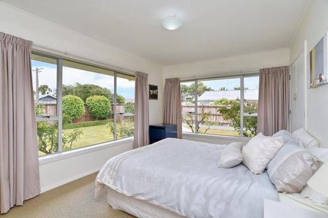 Photo of property in 4 Mcfaddens Road, St Albans, Christchurch, 8052