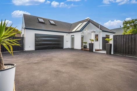 Photo of property in 3 Fieldmoor Place, Parklands, Christchurch, 8083