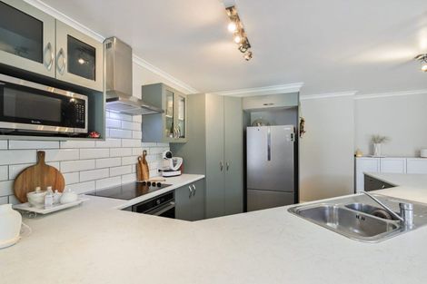 Photo of property in 107 High Street, Oxford, 7430