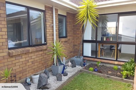 Photo of property in 1/34 Dale Crescent, Pakuranga, Auckland, 2010