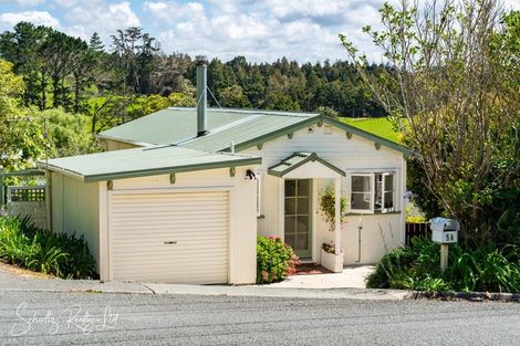 Photo of property in 5a Whaka Street, Maungaturoto, 0520
