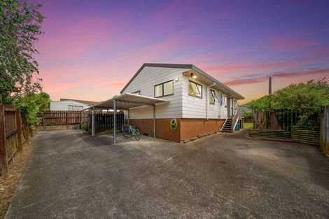 Photo of property in 2/9 Bellville Drive, Clendon Park, Auckland, 2103